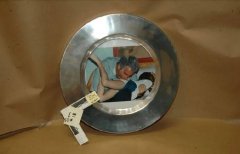 爱泼斯坦通过全球招募