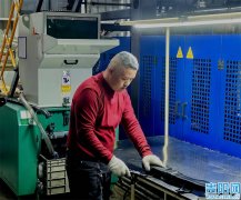 主要聚焦汽车仪表台、门