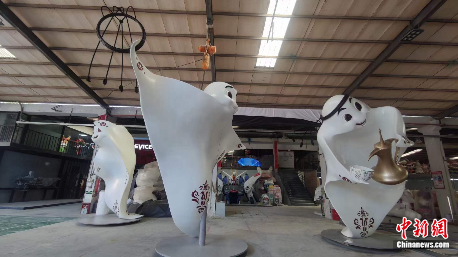 33天内打造27米高世界杯会徽巨像:这群中国人如