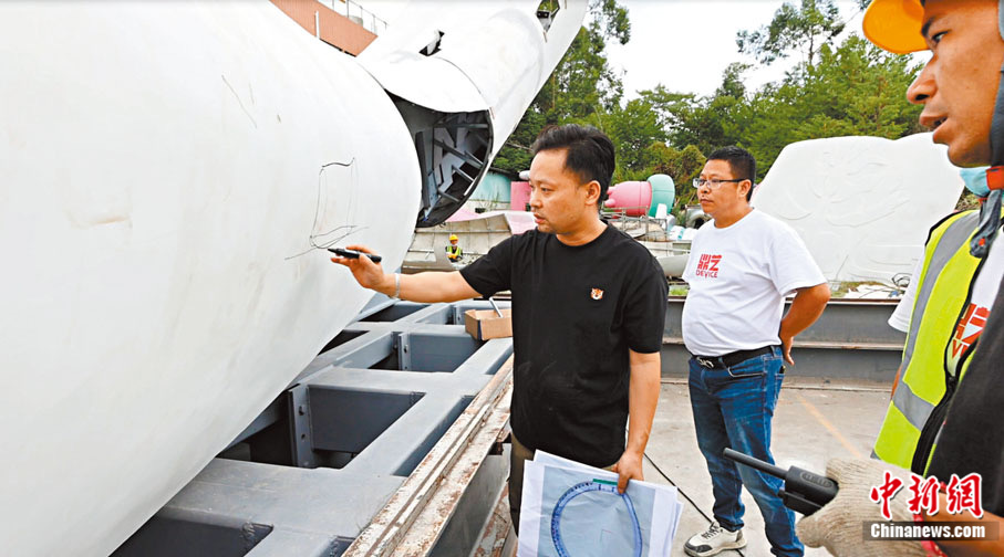 33天内打造27米高世界杯会徽巨像:这群中国人如