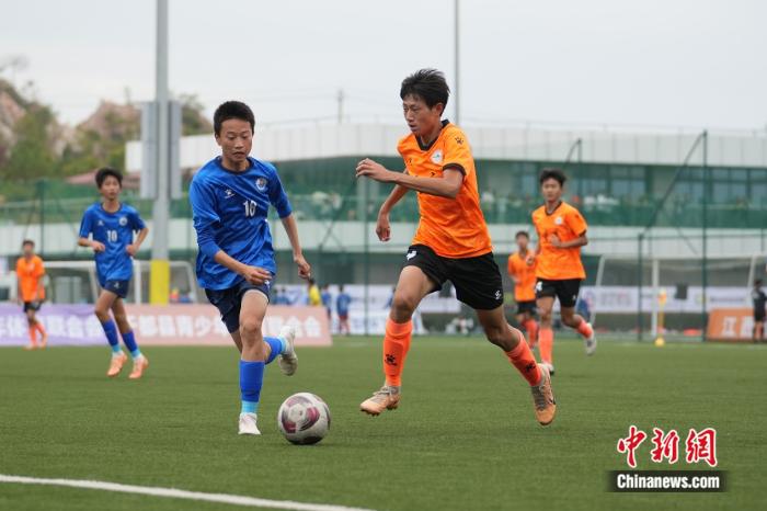 全国体校杯足球赛于都开赛 红土地孕育足球新星