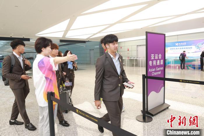 杭州亚运会迎入境高峰 3200余名涉亚人员抵杭开启