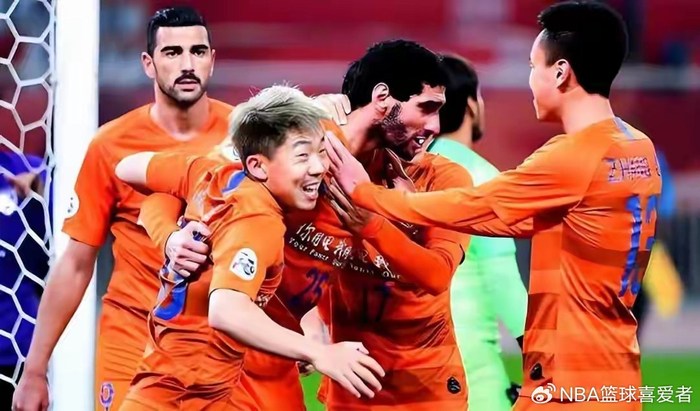 泰山队07后新星王宇轩亮相一线队 韩鹏能否打破