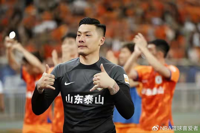 泰山队07后新星王宇轩亮相一线队 韩鹏能否打破