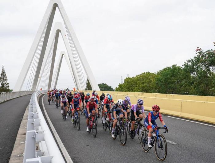 玛尔塔·拉赫收官赛段夺冠 绿衫黄衫双冠加冕