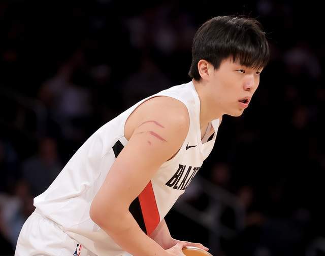 杨瀚森首犯遭撤销 东契奇创3月得分纪录 雷霆马