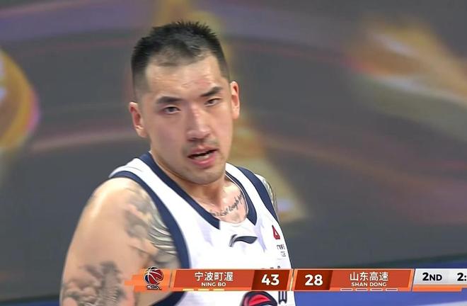 宁波男篮首胜山东送对手惨败 96-66大胜创历史